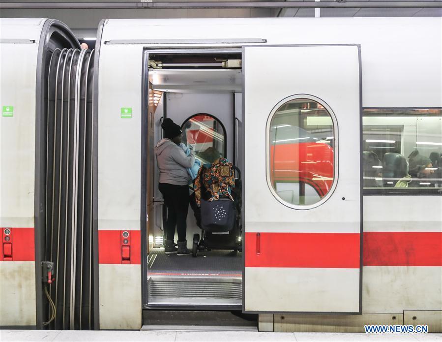 GERMANY-BERLIN-STORM-LONG-DISTANCE TRAINS-CANCELLED