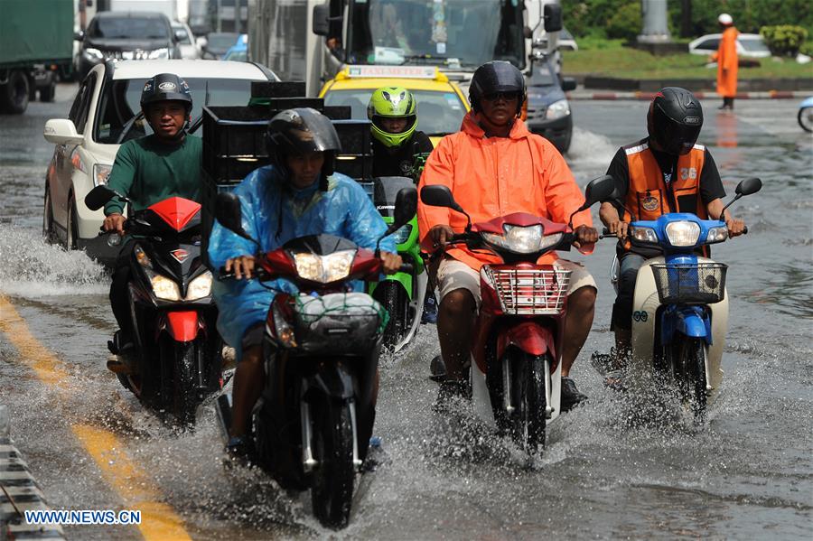 THAILAND-BANGKOK-TRAFFIC-RAIN-FLOOD