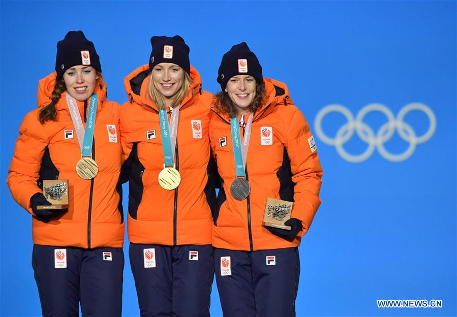 (SP)OLY-SOUTH KOREA-PYEONGCHANG-SPEED SKATING-LADIES' 3000M-MEDAL CEREMONY