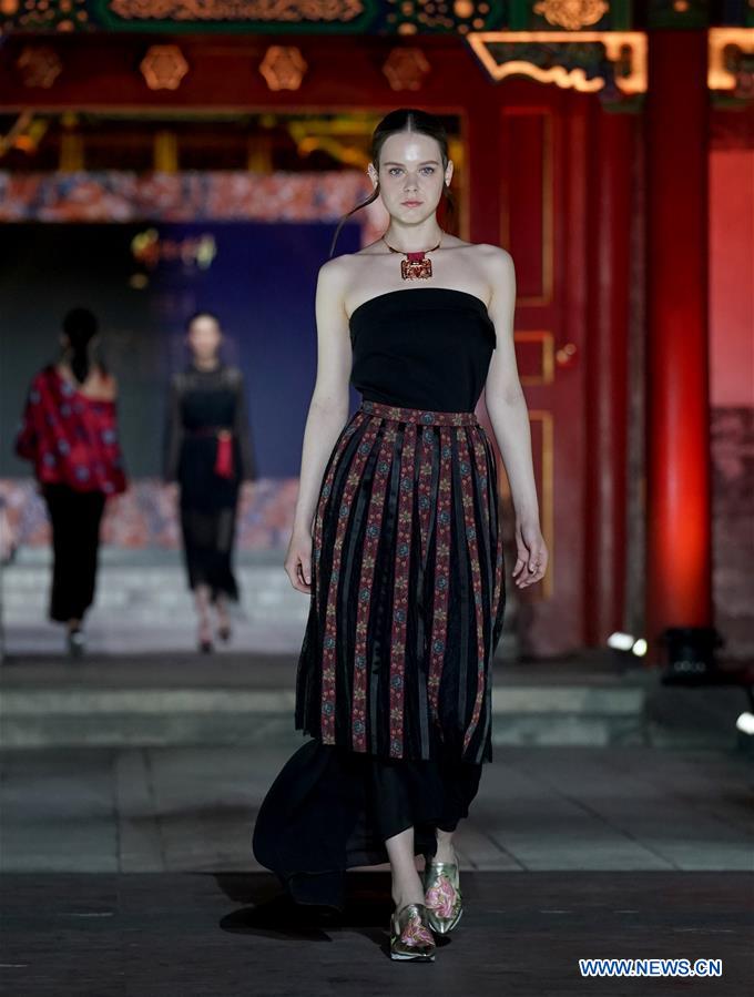 CHINA-BEIJING-PRINCE GONG'S MANSION-FASHION SHOW (CN)