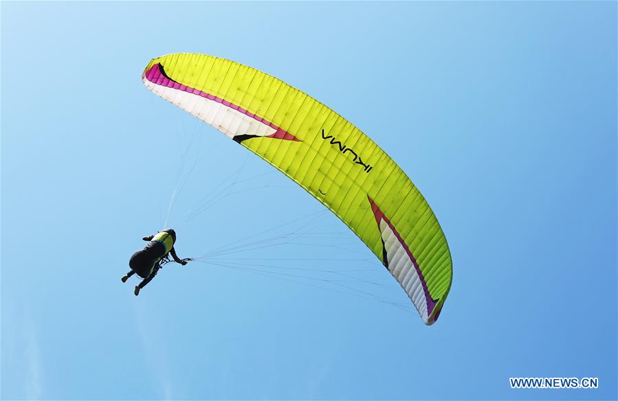 #CHINA-CHONGQING-PARAGLIDING (CN*)