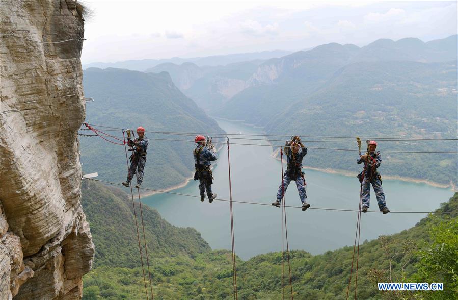 CHINA-HUBEI-ENSHI-ROCK CLIMBING