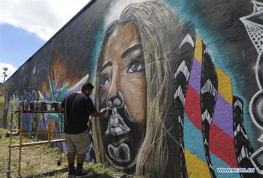 U.S.-HOUSTON-MEETING OF STYLES