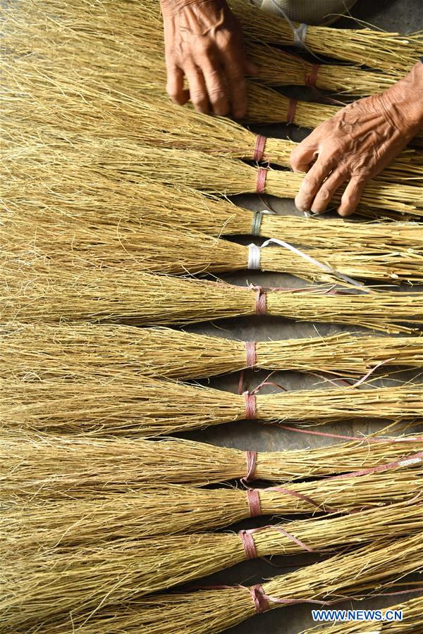 #CHINA-HUBEI-ENSHI-BROOMSTICK-ARTISAN (CN)