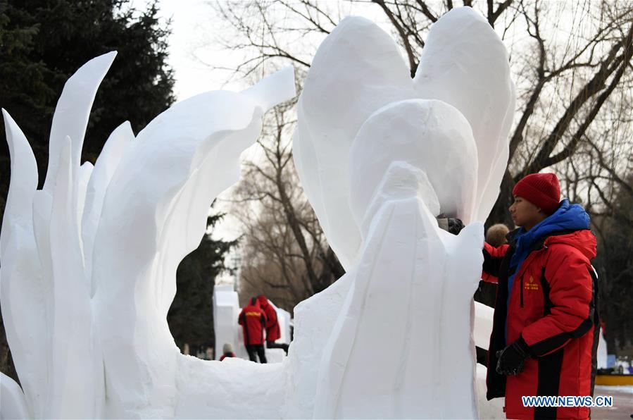 CHINA-HARBIN-SNOW SCULPTURE (CN)  