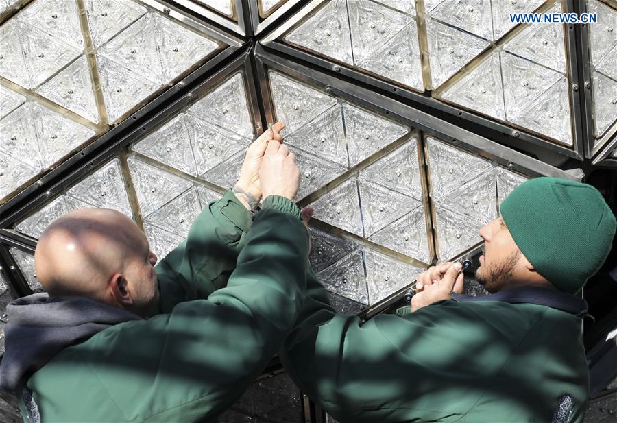 U.S.-NEW YORK-TIMES SQUARE-NEW YEAR'S EVE BALL-CRYSTAL TRIANGLES