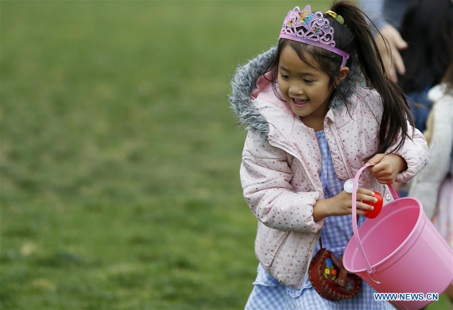 U.S.- LOS ANGELES-EASTER-EGG HUNTING 