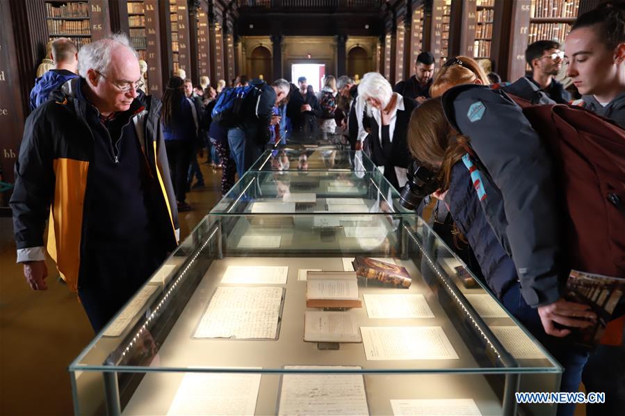 IRELAND-DUBLIN-TRINITY COLLEGE LIBRARY-WORLD BOOK DAY