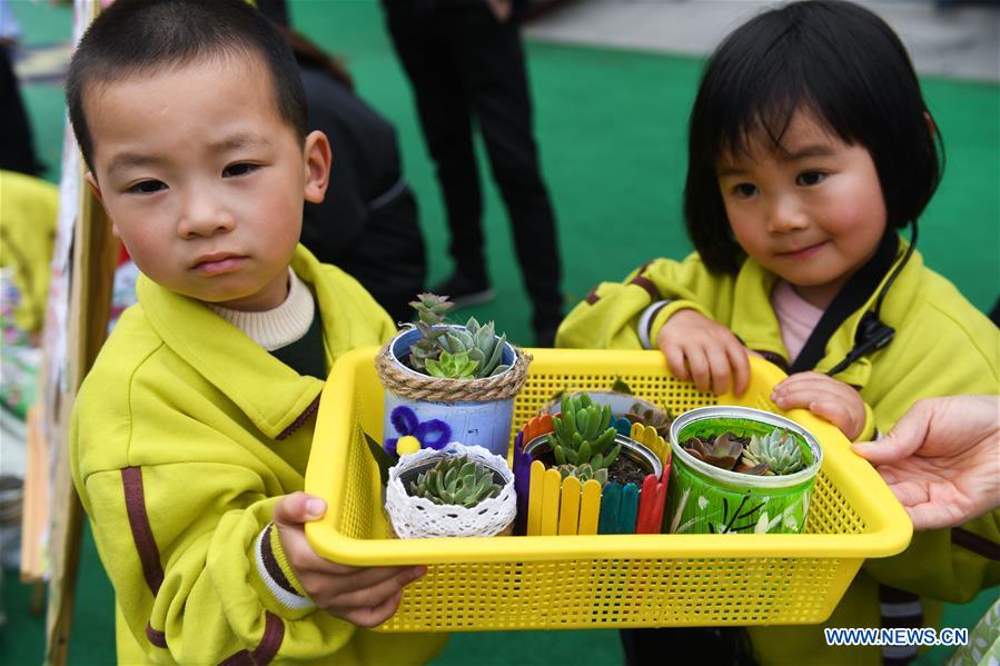 CHINA-ZHEJIANG-CHILDREN-RECYCLING (CN)