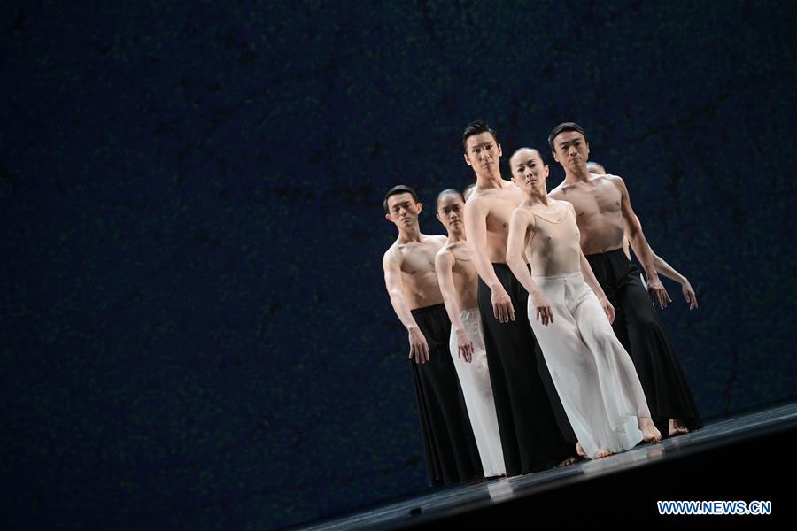 SINGAPORE-CLOUD GATE DANCE THEATRE-MEDIA CALL