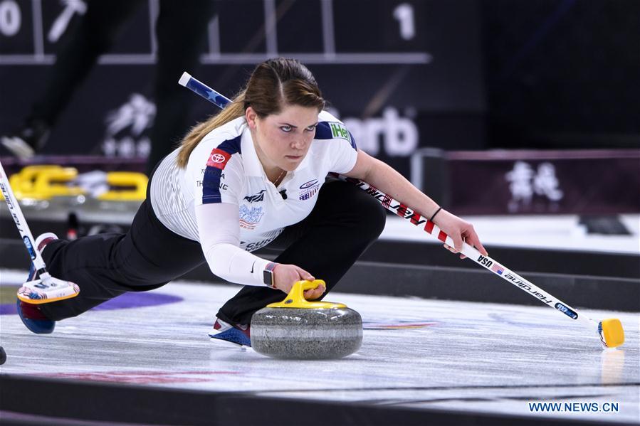 (SP)CHINA-BEIJING-CURLING-WCF WORLD CUP GRAND FINAL-DAY 1