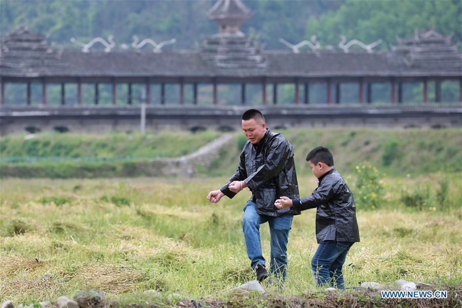 (SP)CHINA-GUIZHOU-LIPING-SIZHAI VILLAGE-TRADITIONAL WRESTLING (CN)