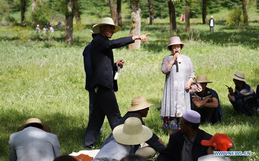 CHINA-GANSU-HEZHENG-FOLK SONG PERFORMANCE (CN)