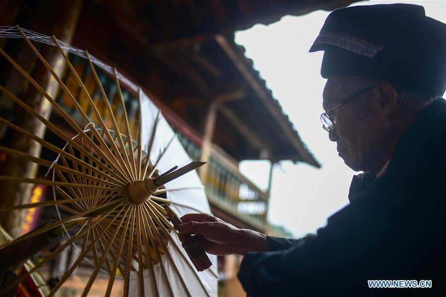 CHINA-YUNNAN-OIL PAPER UMBRELLA (CN)