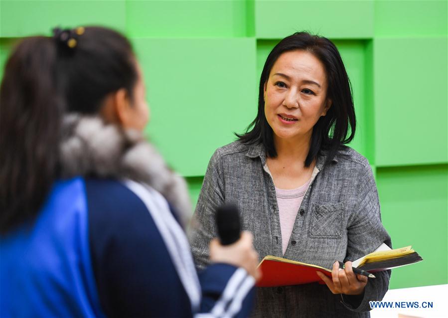 CHINA-INNER MONGOLIA-HOHHOT-VISUALLY IMPAIRED-CINEMA-POEM-VOLUNTEER (CN)