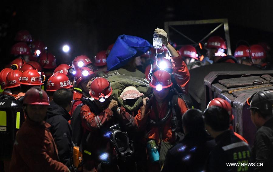 (SPOT NEWS)CHINA-SICHUAN-COAL MINE ACCIDENT-SURVIVORS (CN)