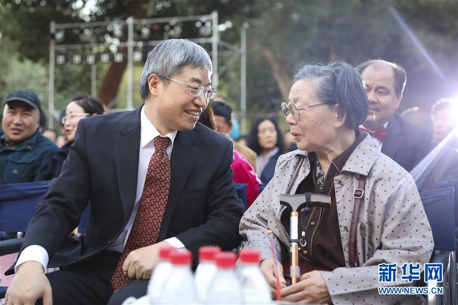 （图文互动）（2）我以芳华伴敦煌——记敦煌研究院建院75周年